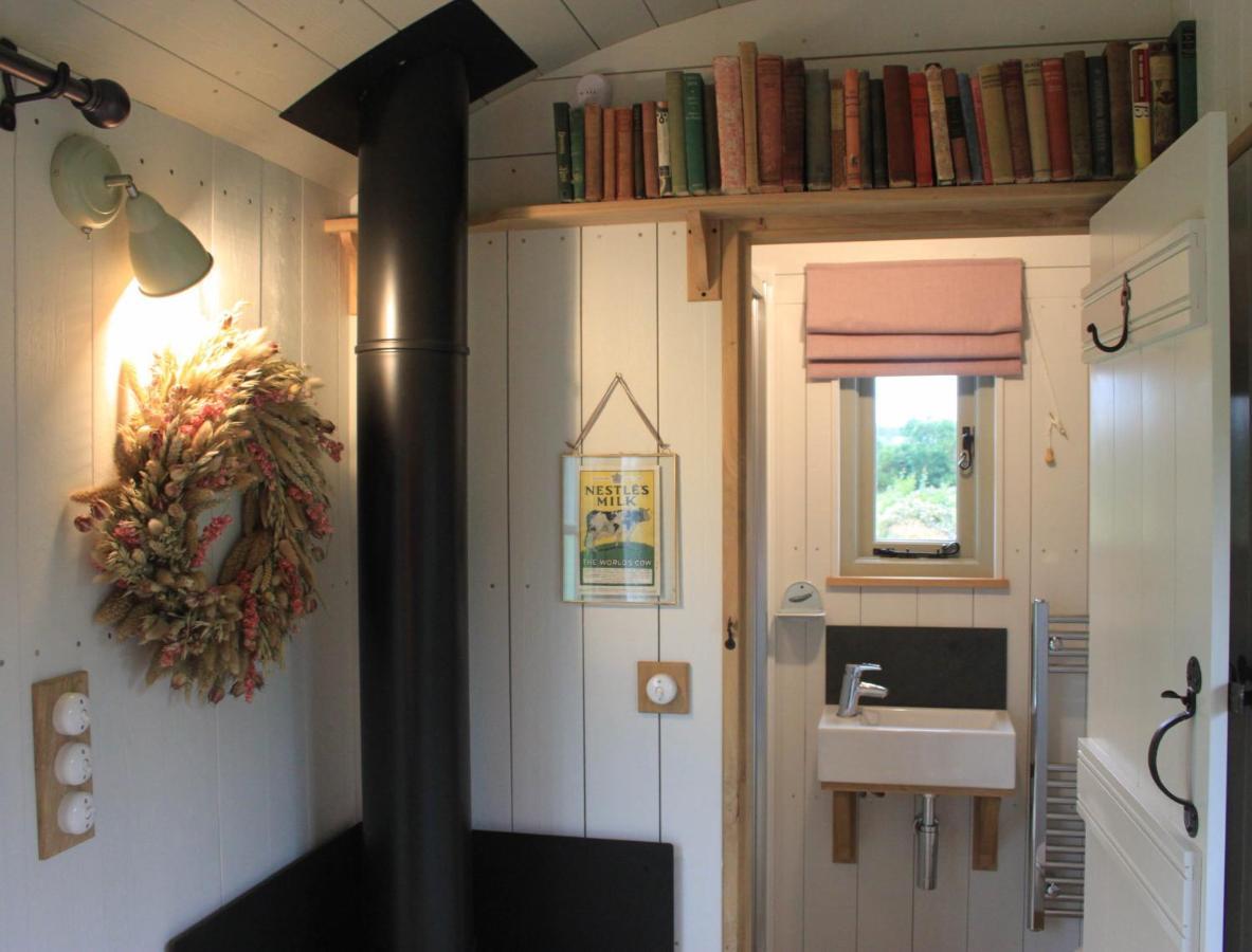 The Parlour, For Alton Towers & The Peak District Villa Uttoxeter Dış mekan fotoğraf